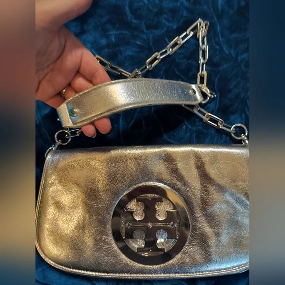 Tory Burch metallic silver clutch purse with detachable chain strap - Picture 2 of 10